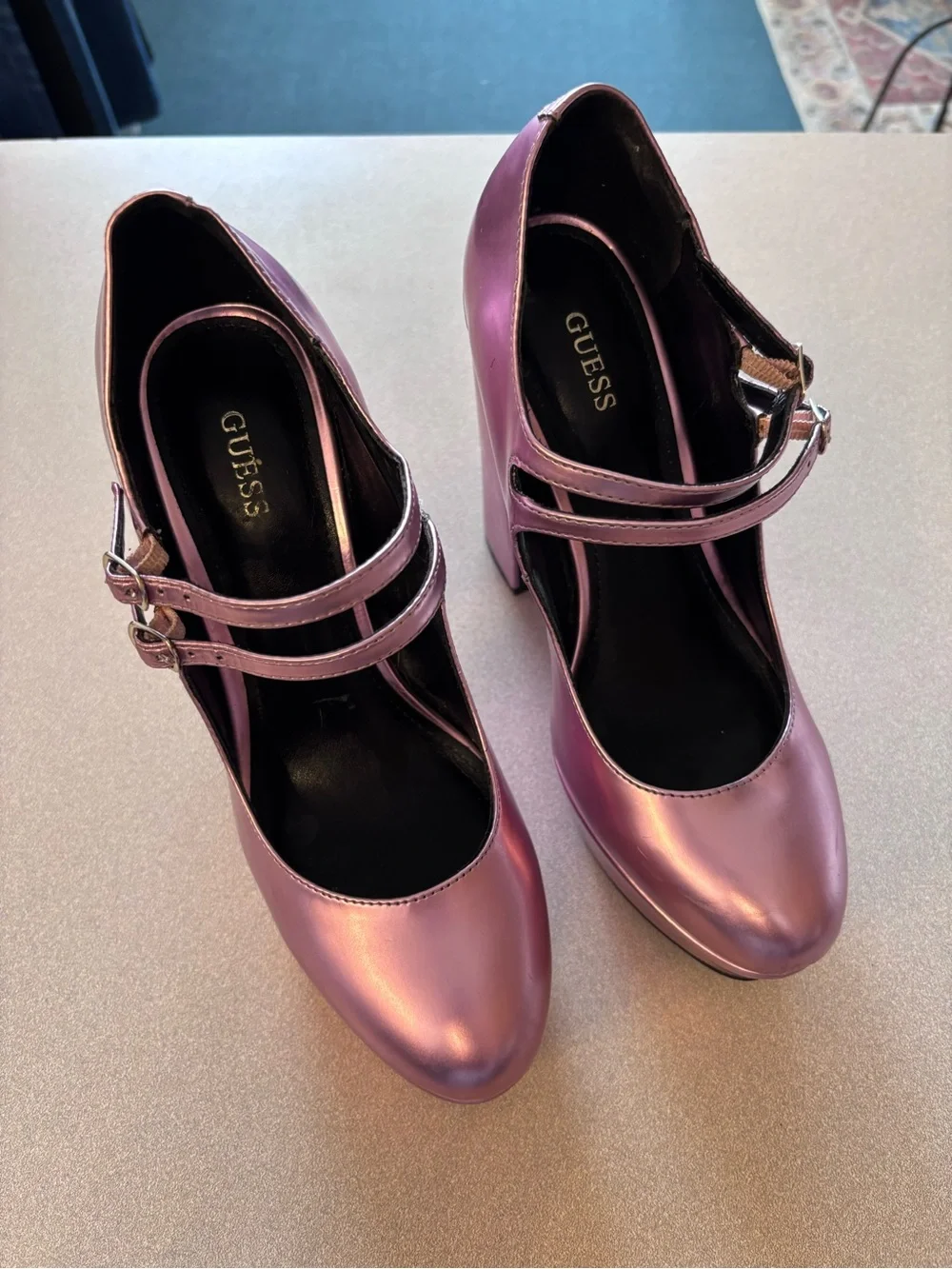Guess platform mary
